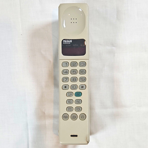 Motorola meteor beige bar - motorola, cell