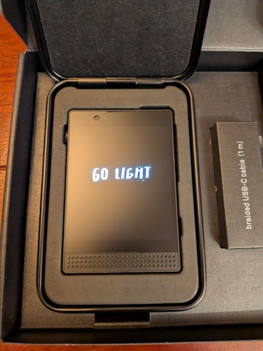 Light phone iii black used - iii,